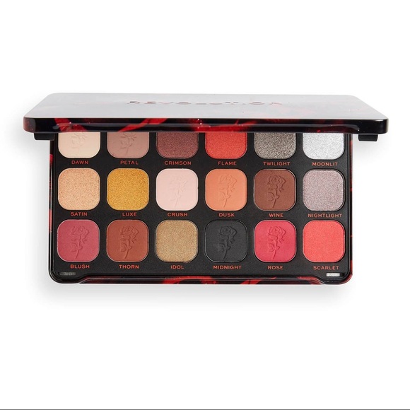 🆕🌹 ‘Midnight Rose’ Eyeshadow Palette - Halloween - Makeup Revolution - NEW - Picture 2 of 8